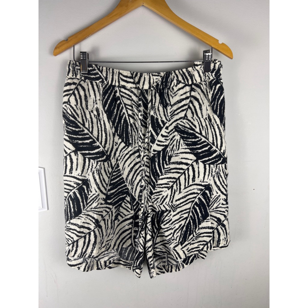 Cynthia Rowley 100% Linen Shorts Women’s 3X Black Cream Palm Leaf Pull On Resort